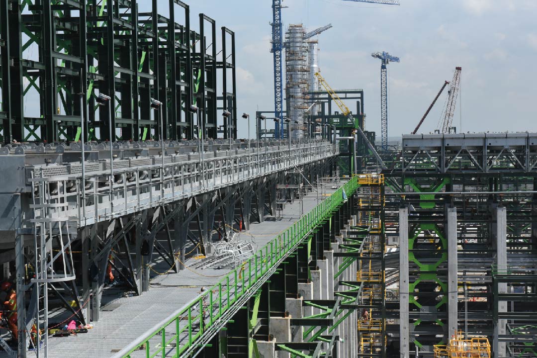 Empresa busca legalizar mini refinería decomisada en Veracruz