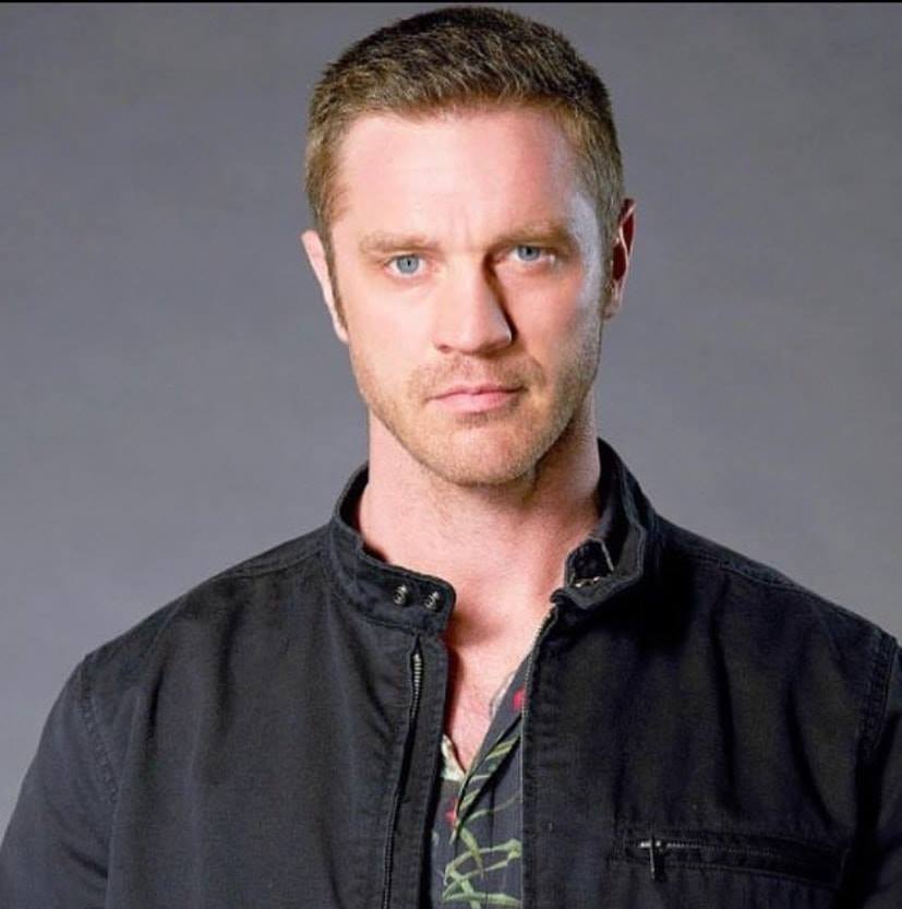 Devon Sawa reflexiona sobre su carrera como ídolo adolescente de los 90