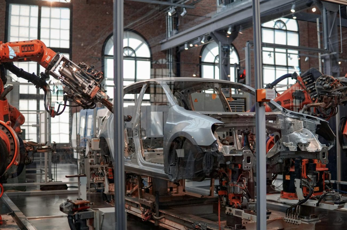 México optimista ante aranceles de Trump y apuesta por exenciones en sector automotriz