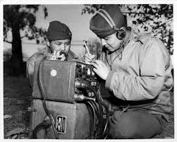 Solo dos Navajo Code Talkers permanecen vivos y comparten su legado en EE.UU.