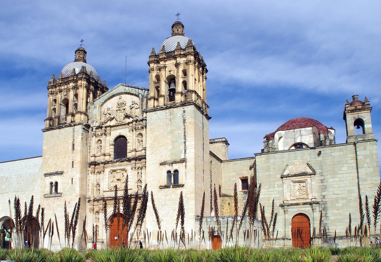 Oaxaca analiza denuncia por apropiación cultural en huaraches Adidas