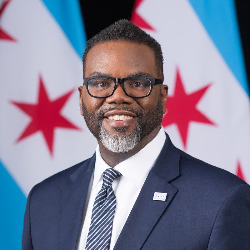 La marcha resalta preocupaciones de la comunidad mexicana en EE.UU., potencialmente incrementando la presión sobre México para manejar flujos migratorios. (Foto X  @ChicagosMayor)