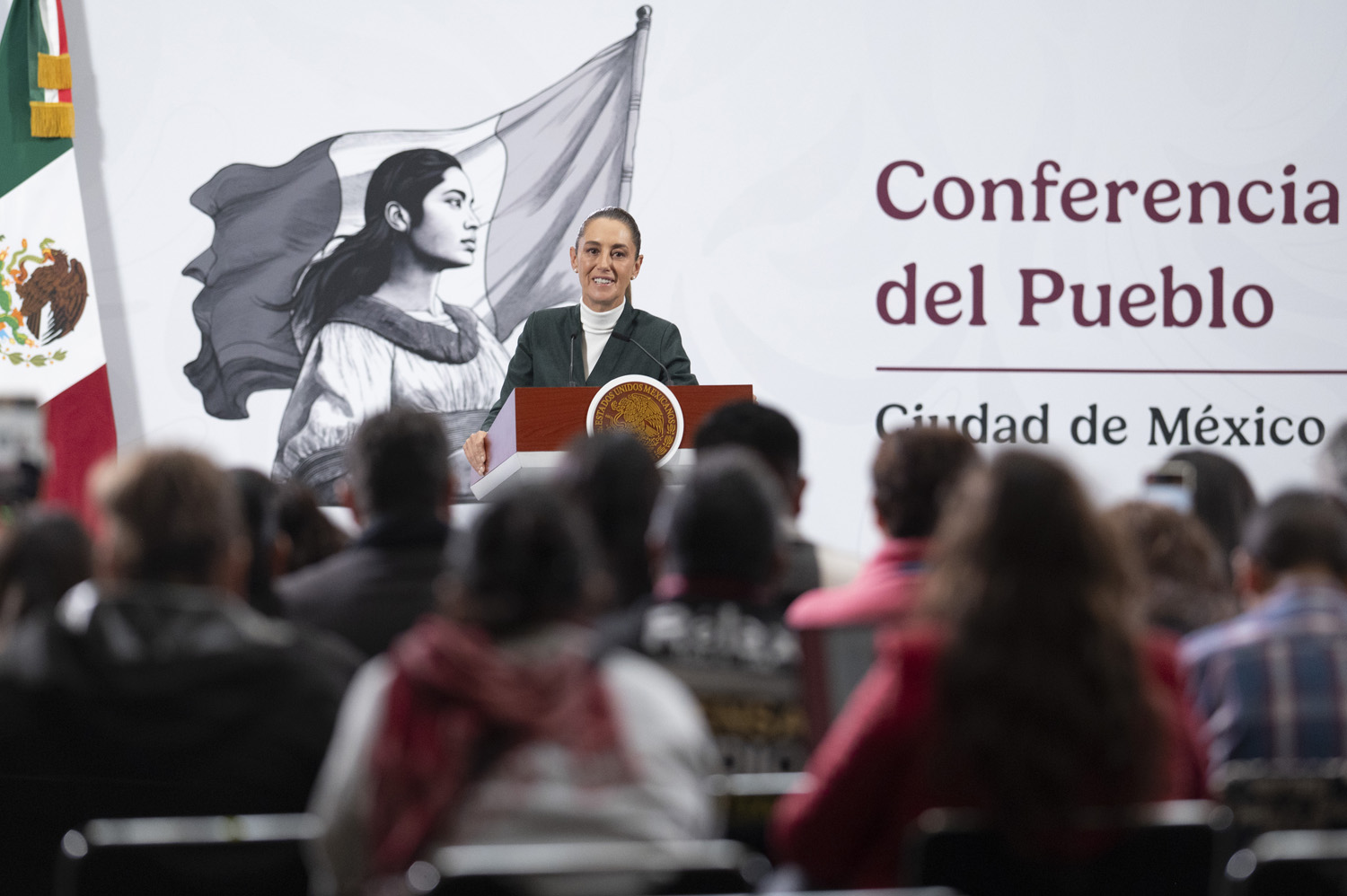 Claudia Sheinbaum rechaza la injerencia de Estados Unidos en Venezuela
