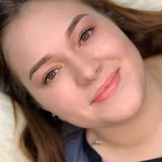 Ombrebrows mit scharfen Konturen für den Instagram-Look