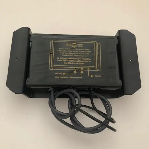 Miniatura: Copia de Protector Bifásico 110 VAC Celistronic