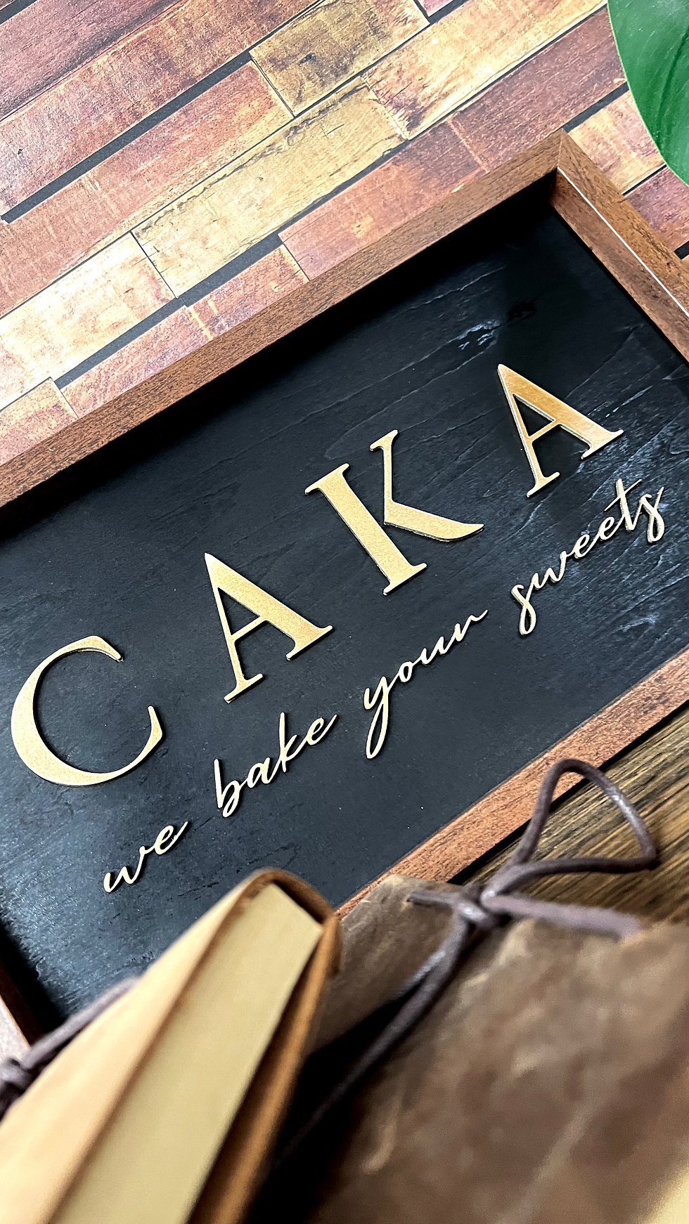 縮圖：胡桃黑金輕奢文字框