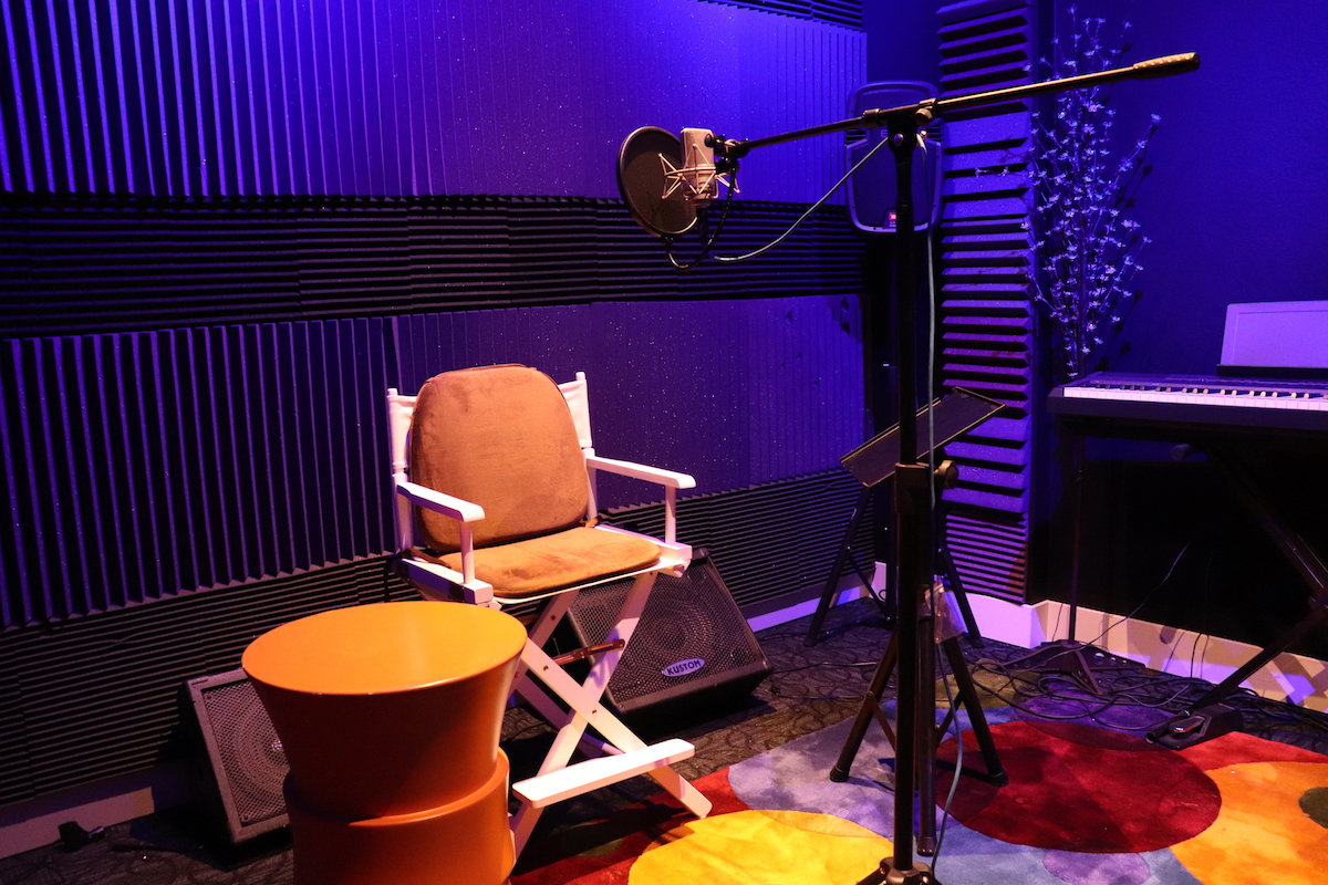 Real studio photo for Suite16