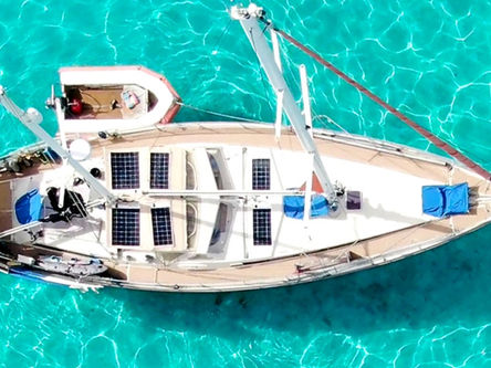 How many solar panels does a sailboat need?