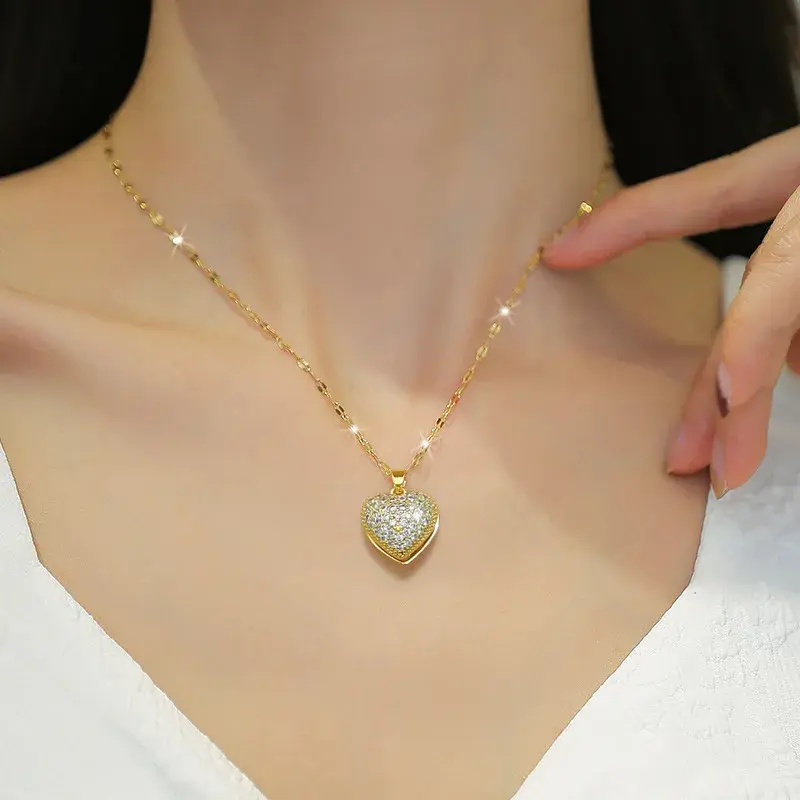 Thumbnail: Fashionable and Luxurious Peach Heart Pearl Oyster Necklace, Personalized and Ve