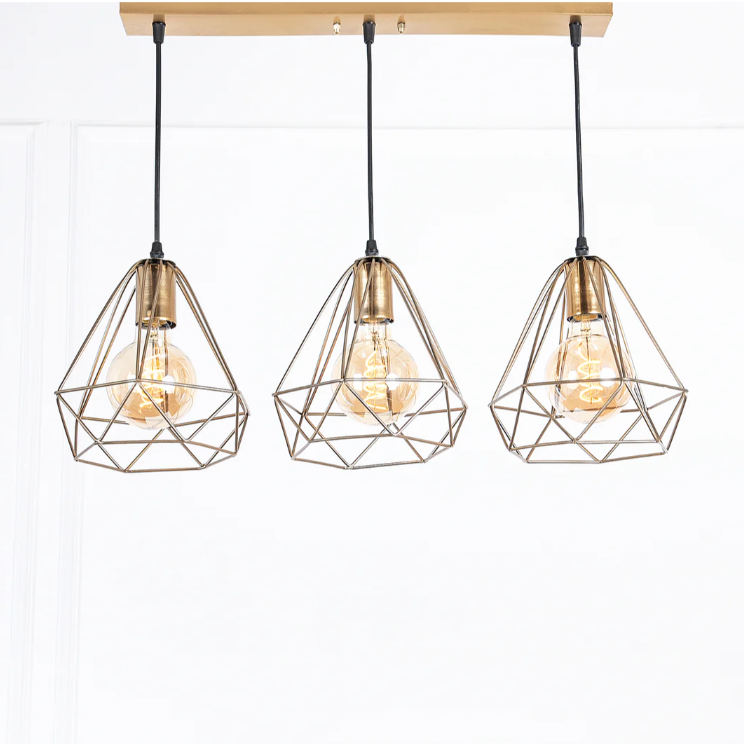 ثريا بتصميم ماسي - ذهبي