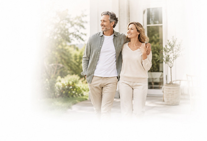An active couple in everyday life serves as a clean image for CBD on joints, muscles, bones, veins and natural movement from Unser Kraut.