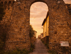 Guida completa al borgo medievale di Malmantile nelle colline vicino Firenze