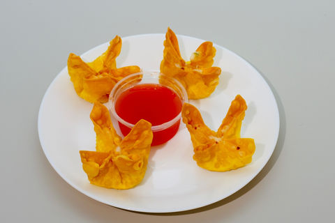 Four crab rangoon with sweet chili dipping sauce