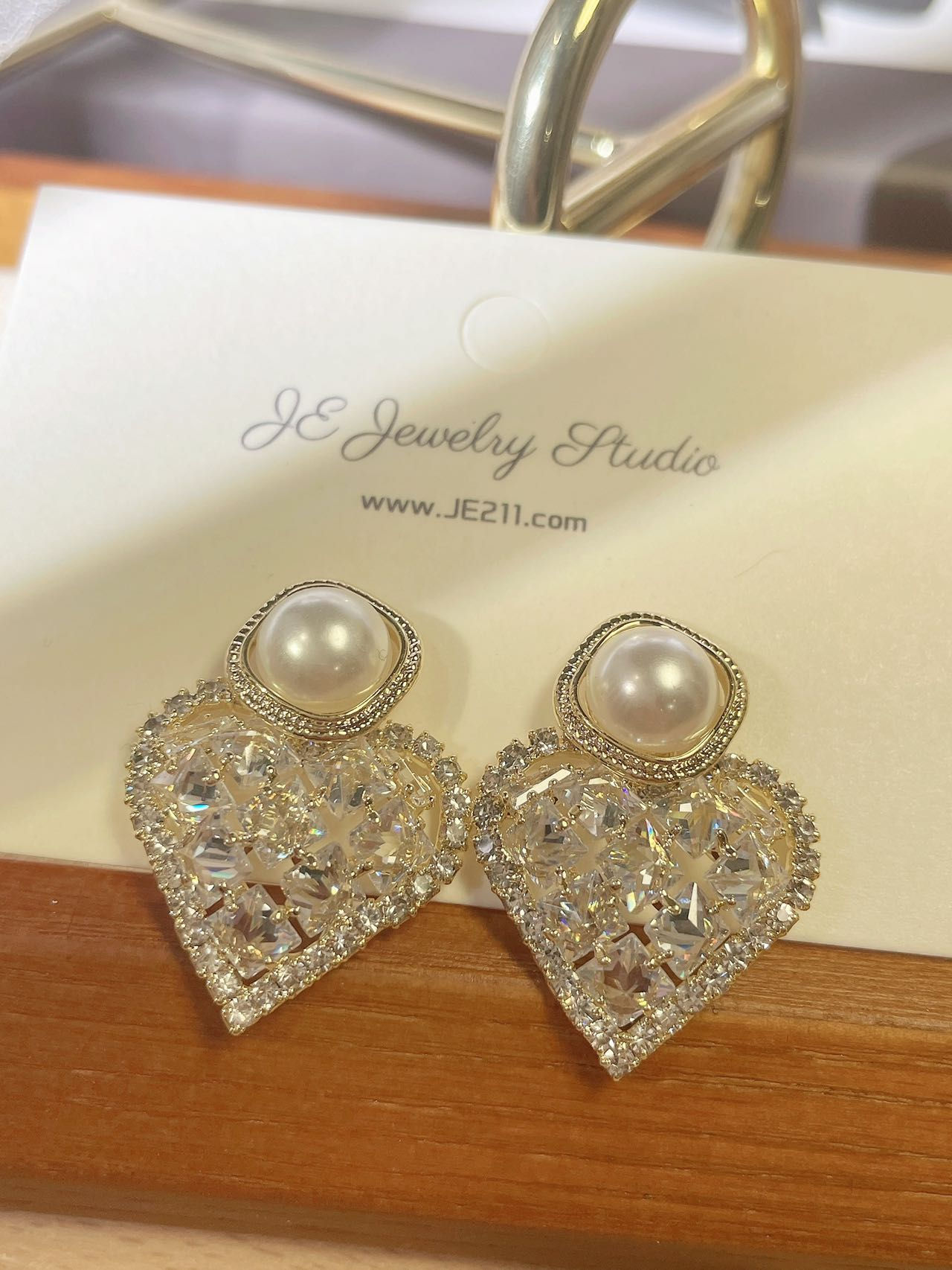 Sweet flower stud Earrings, gift