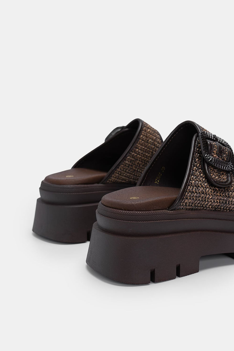 Thumbnail: Γυναικείες παντόφλες flatform με διπλή αγκράφα σε καφε χρωμα 