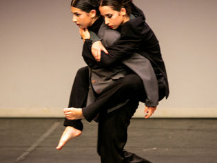 Formação Pré-Profissional em Dança Contemporânea