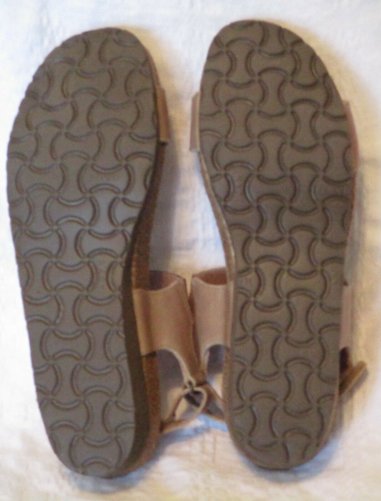 Naot Lisa Sandals Khaki Beige Leather with Clear Rhinestones Size 40 or 9 Shoes