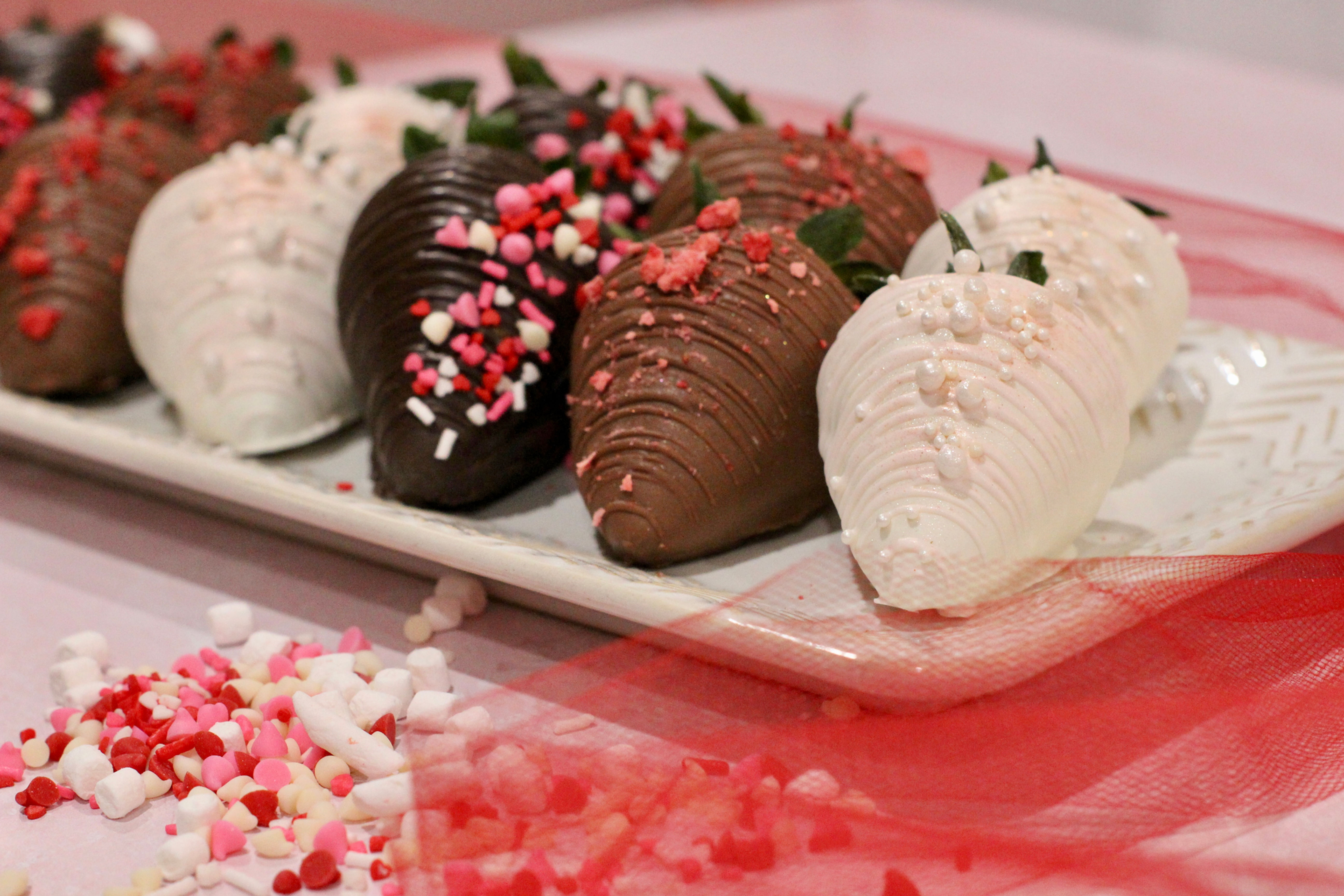 Chocolate Covered Strawberries (1 dozen)