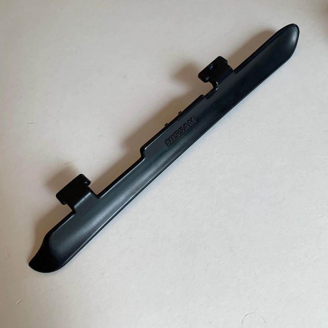 Nissan Style Wiper Blade Aero Spoiler