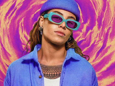 O LOOPING CONSTANTE AOS RITMOS DE TASH SULTANA