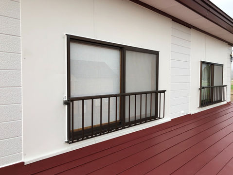 矢巾町 雨漏り修理工事 屋根の部分葺き替えとサッシ周りの板金重ね張り 天井の張り替えも