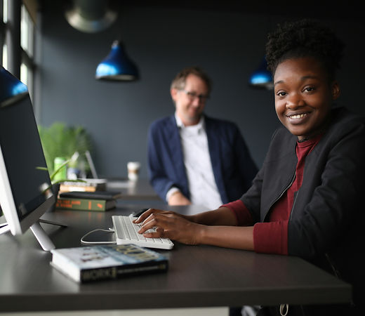 thestandingdesk-U6RmGyT-aJ4-unsplash.jpg