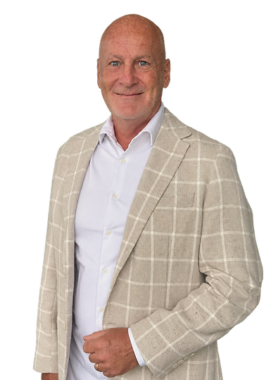 Portrait_Urs_freigestellt_edited.png