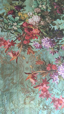 Detail of the wallpaper design Georgius's Flowers Bouquet