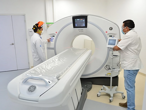 Muestra Gobernador nuevo Tomógrafo que permitirá realizar 100 estudios diarios