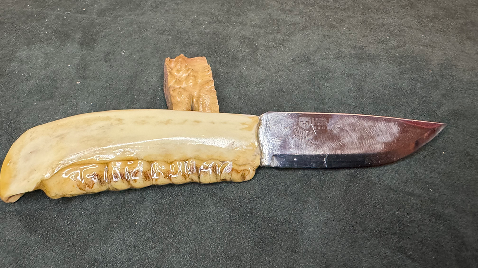Thumbnail: Deer jaw knife