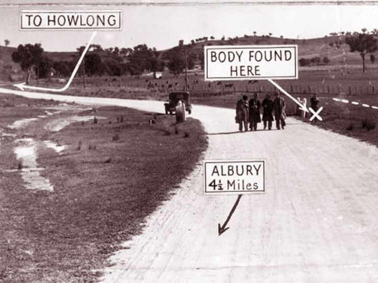 Crime scene of the Pyjama Girl murder with police
