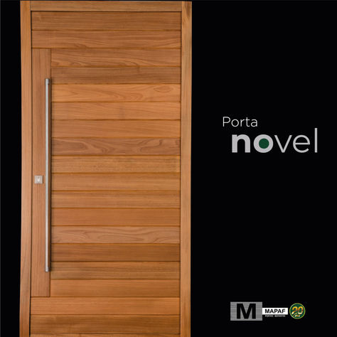 Porta Novel em madeira maciça com puxador em aço escovado