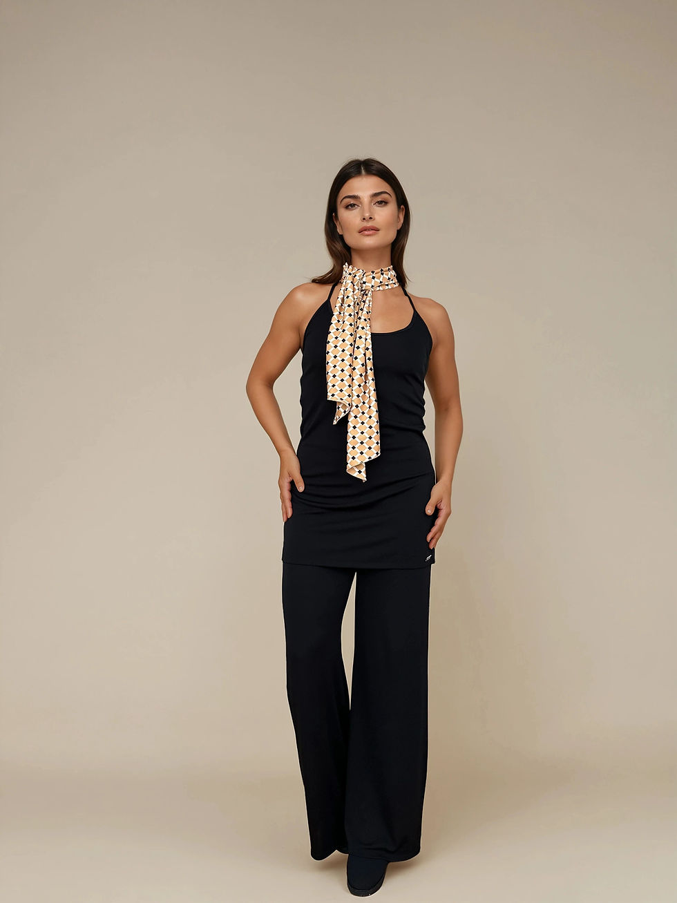 Pantalón MANOLITA Básico Crepe Negro