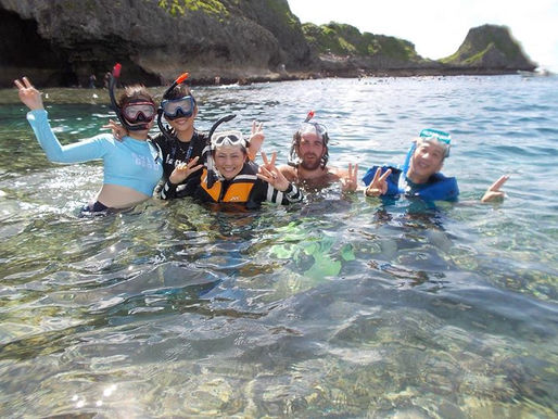 il paradiso tropicale del jappone okinawa. snorkel surf kitesurfi stand up paddle . al mare in spiag