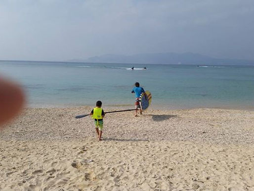 The italian guest came and stay next to the beach for a relaxed time enjoy the sup . La stagione d