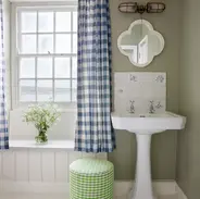 Bathroom design paint painting colour color elegant fun stylish clean simple home
