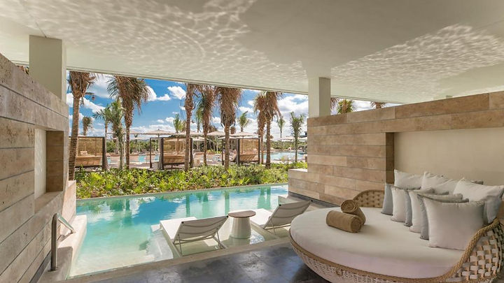 Save $1,300 per Couple in a Junior Suite Swim Out