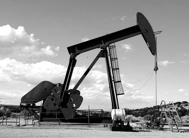 Oil pump in black and white