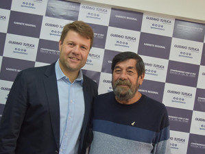 Deputado Estadual Gustavo Tutuca recebe autoridades da região e inaugura gabinete regional em Volta