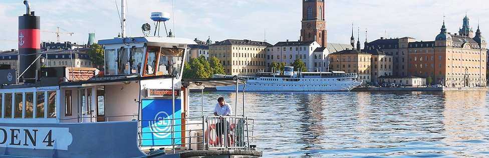 Stockholm public transport boat.jpg