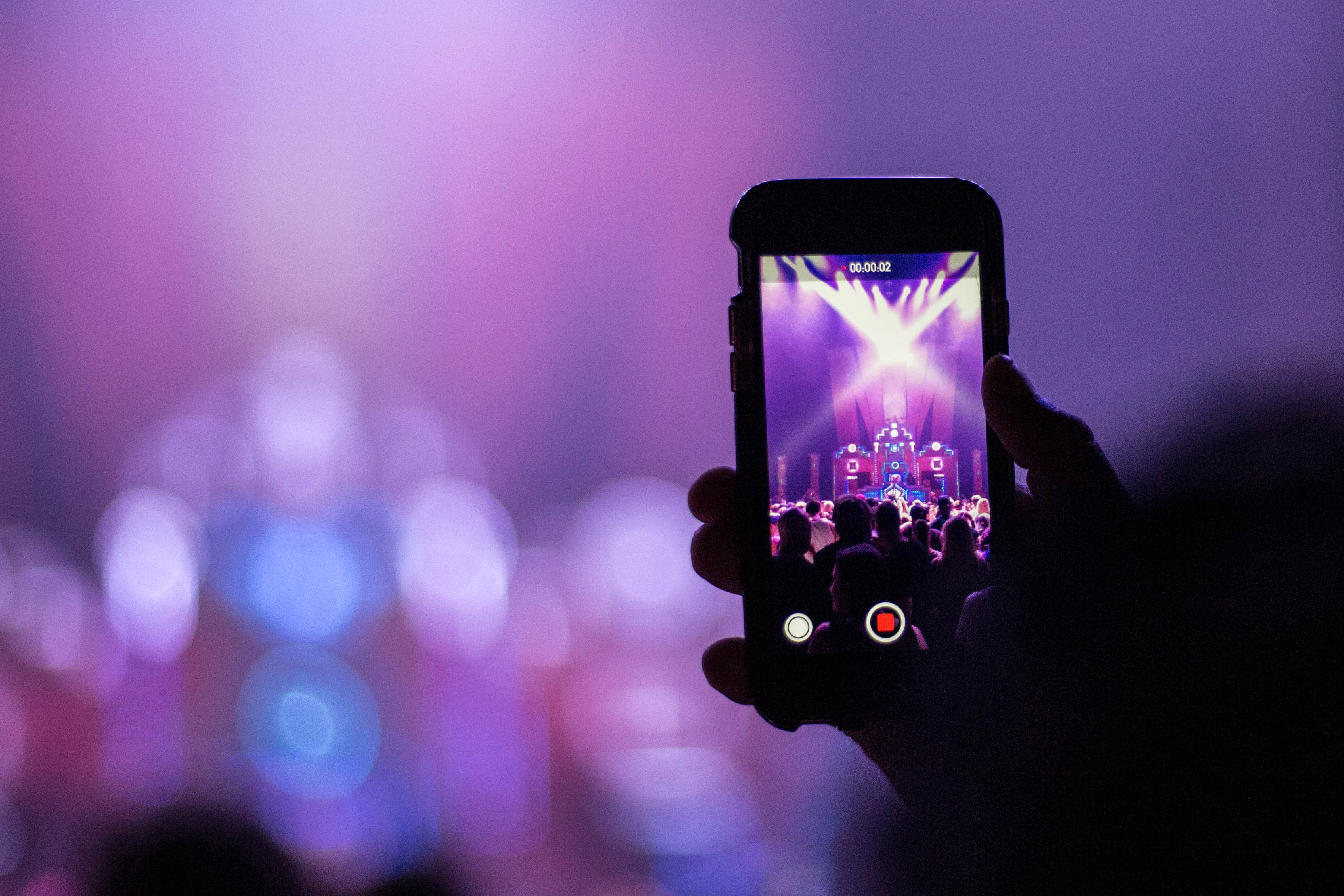 cell_phone_stage