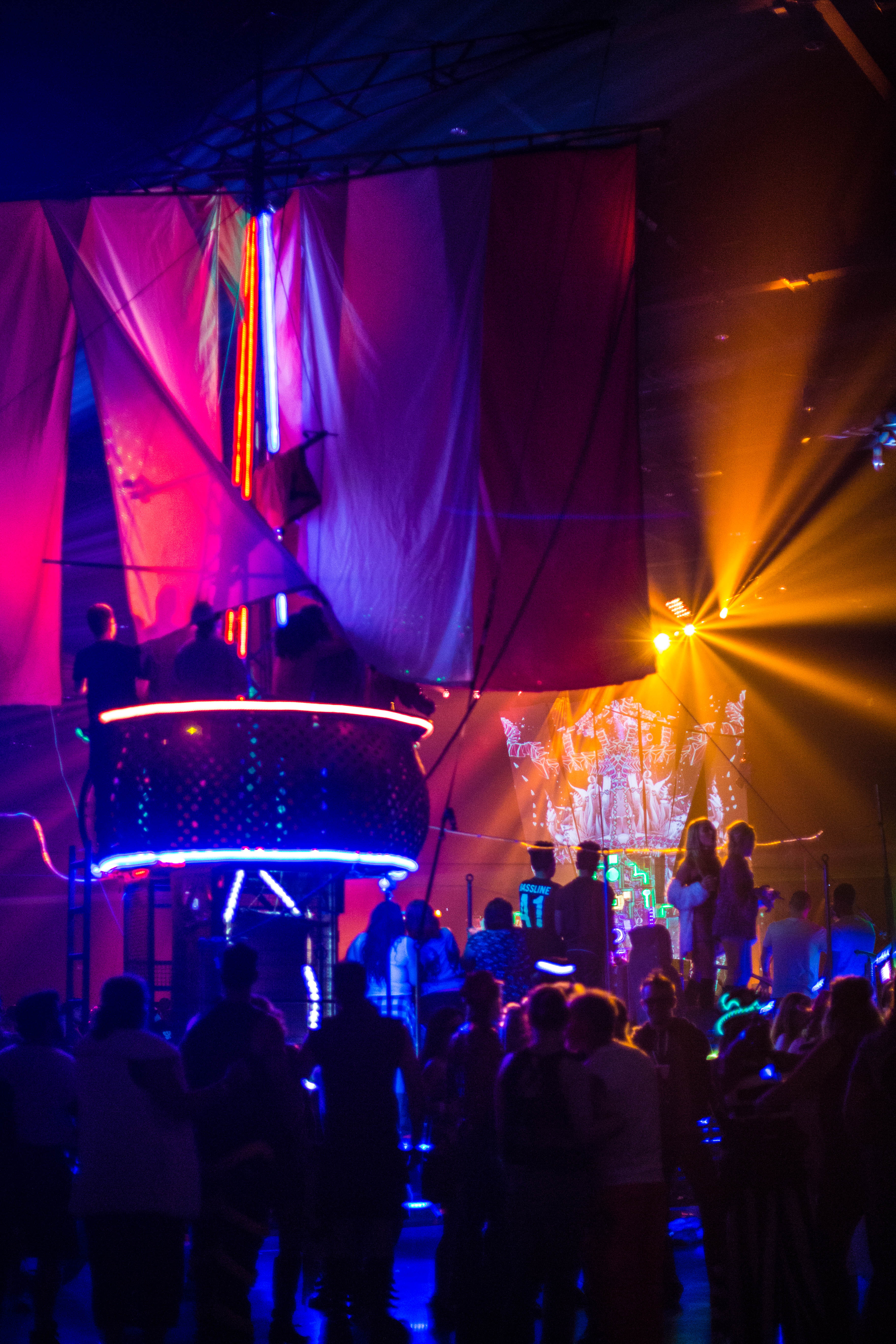 sail_stage