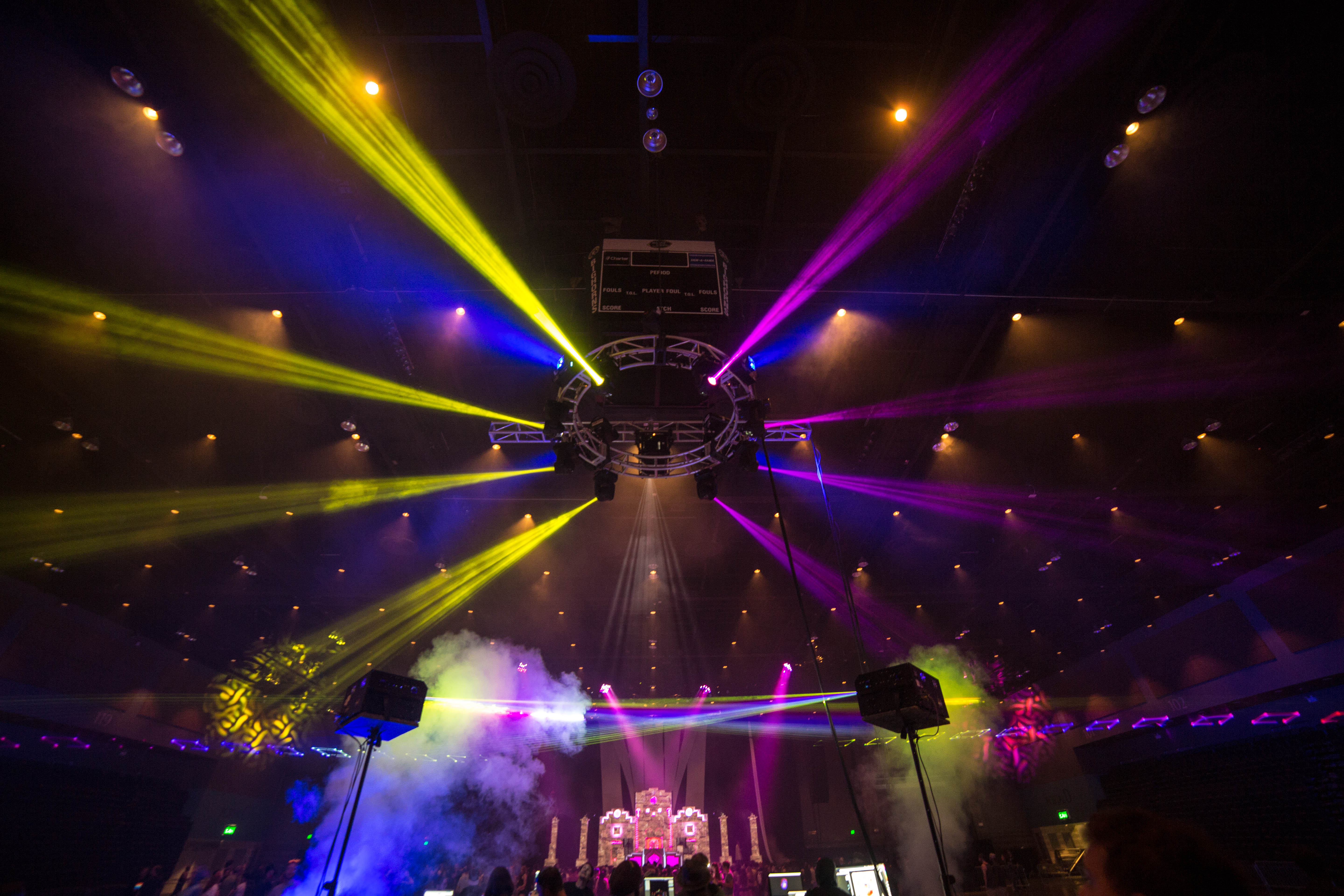 stage_wide