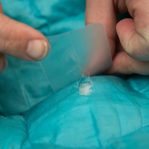 ภาพขนาดย่อ: GEAR AID TENACIOUS TAPE CAMP REPAIR KIT