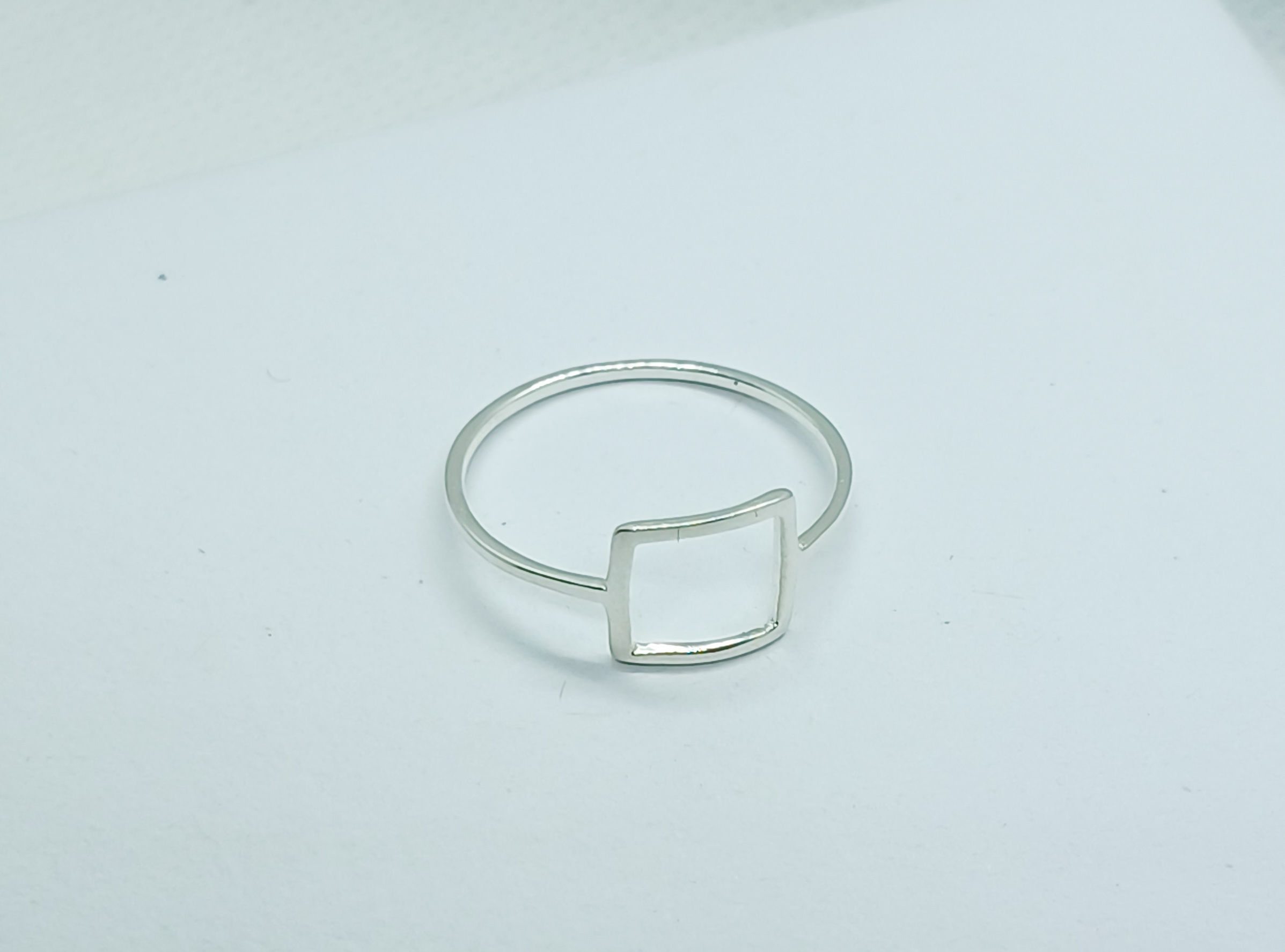 Anel com Quadrado vazado