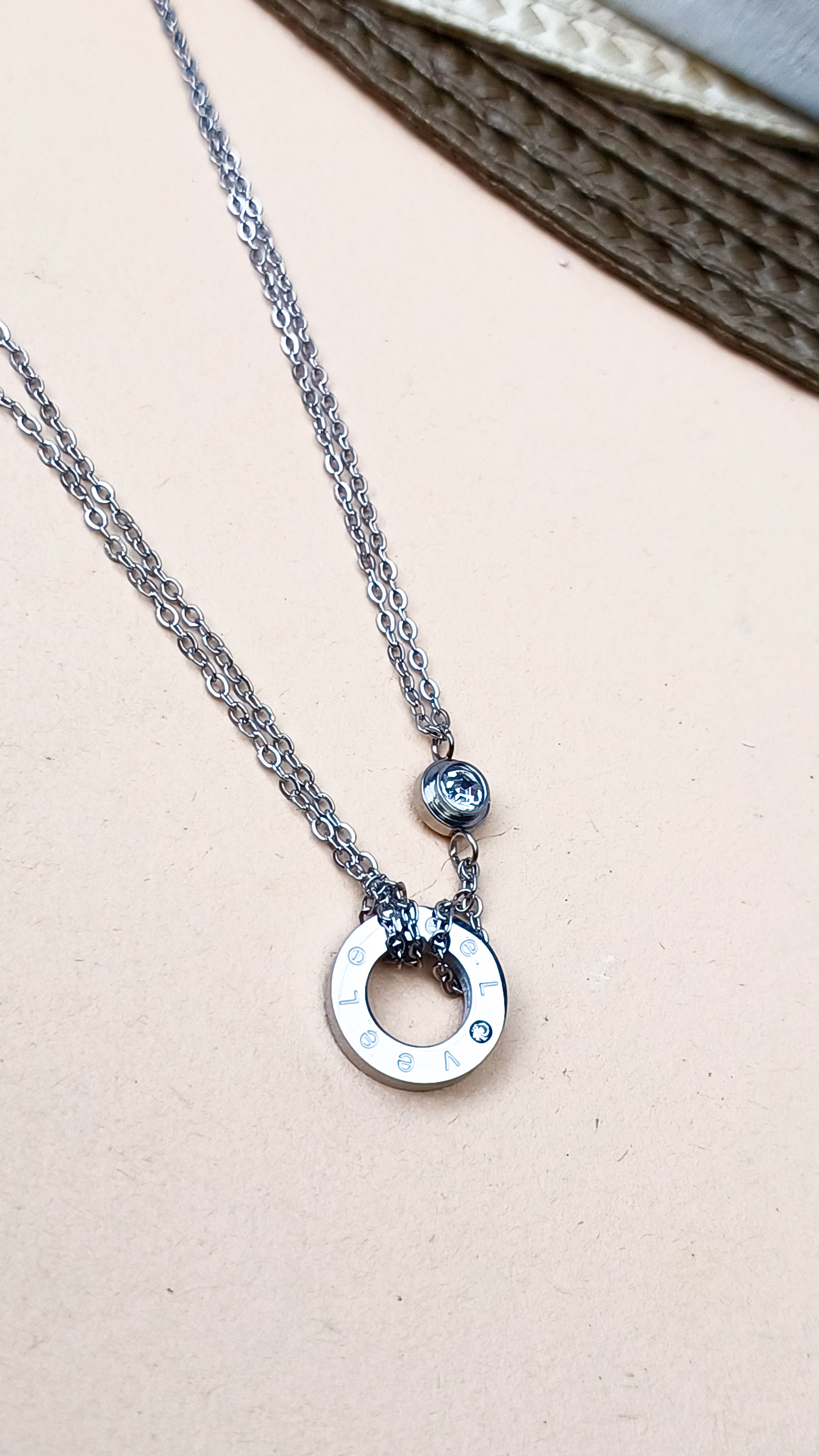 Colar Love em Aço com Ponto de Luz