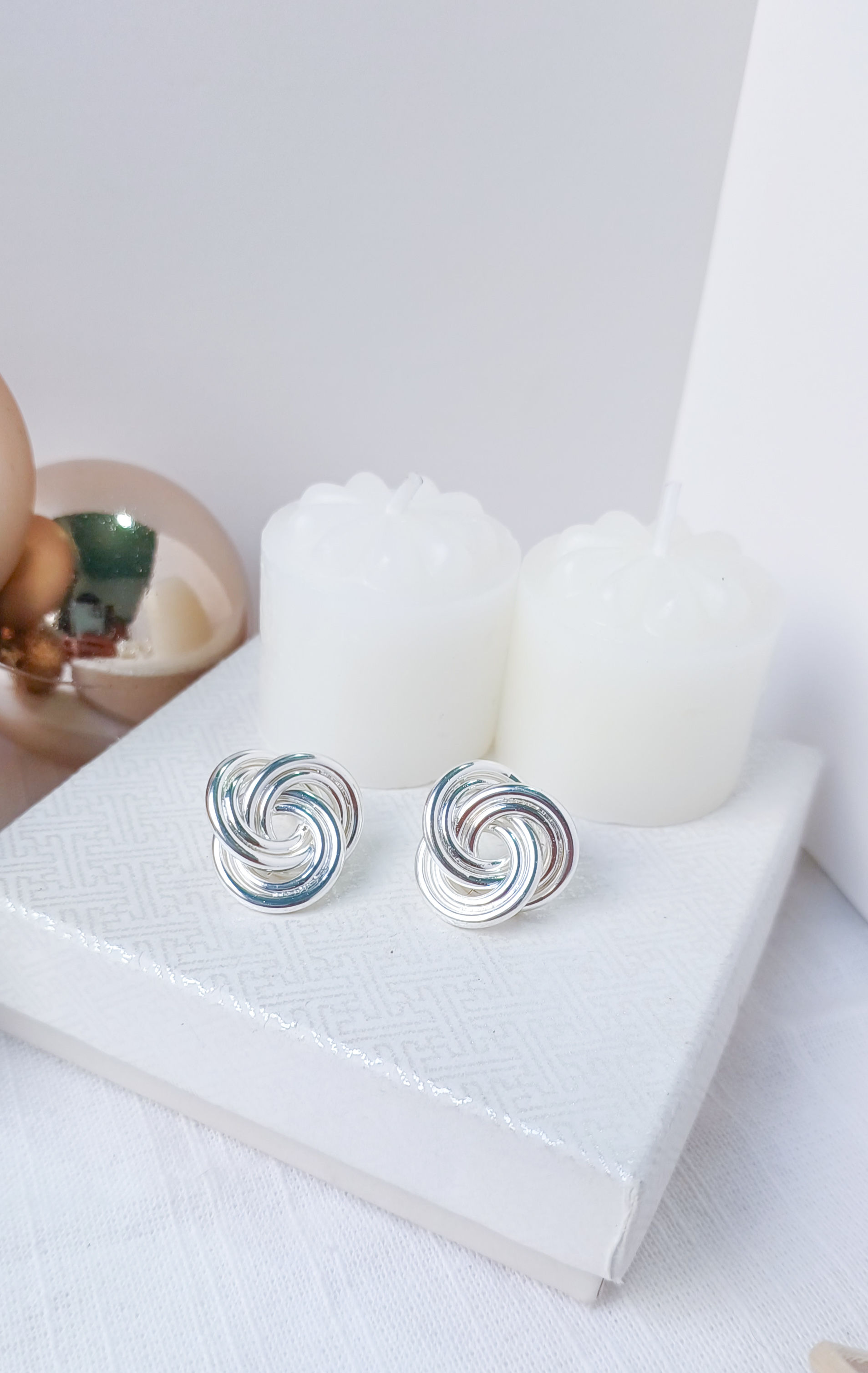 Brinco de Círculos com Banho em Prata