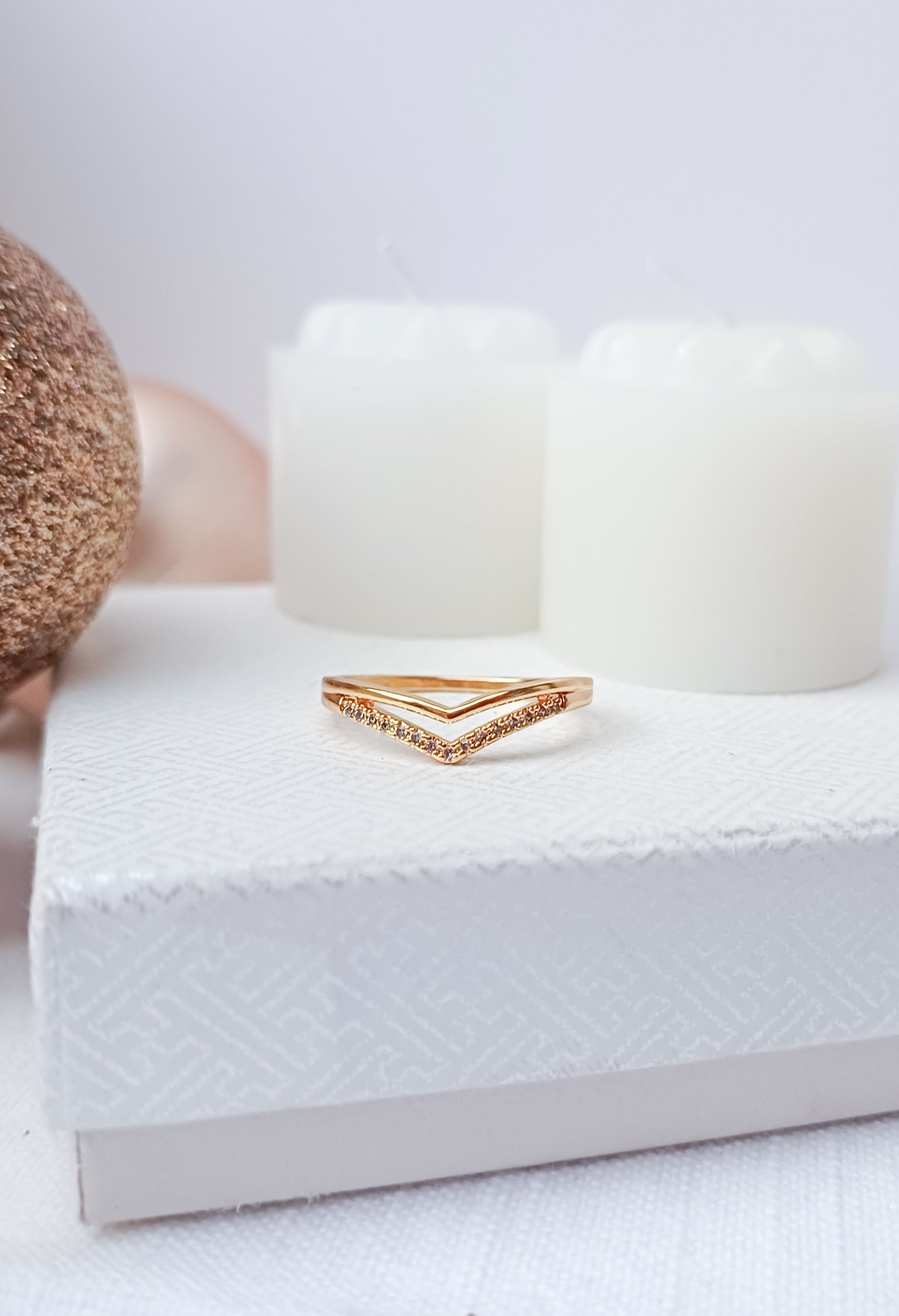 Anel V Duplo com Micro Zircônias