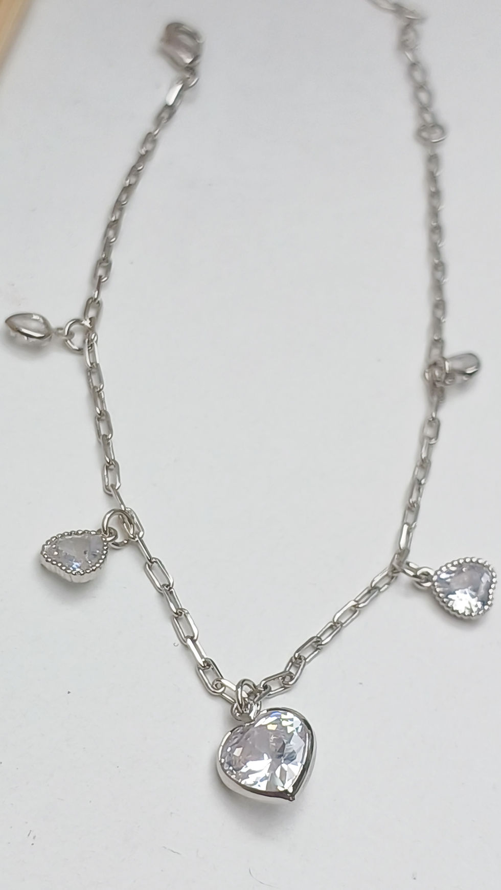 Miniatura: Pulseira com Pingentes de Coração em Zircônia – Ródio