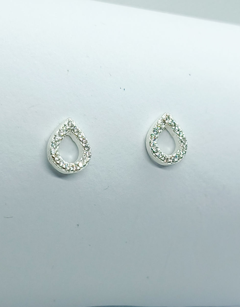 Miniatura: Brinco Gota Vazado cravejado com Zirconias